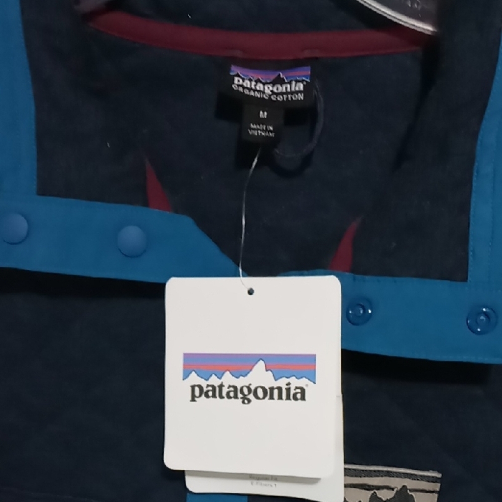 Patagonia Dark Blue Fleece with Light Blue Trim - Picture 3 of 9